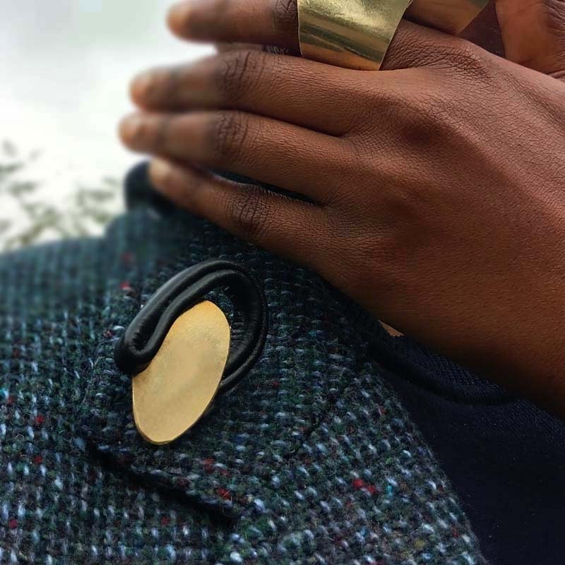 Resonance brooch